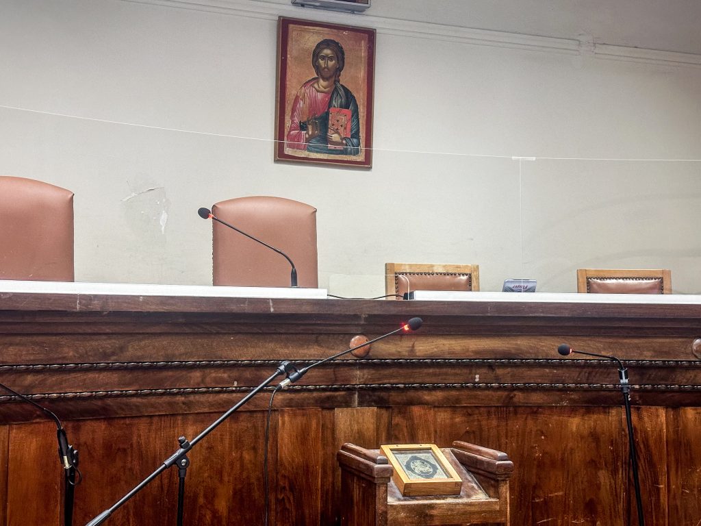 Θεσσαλονίκη: Eλεύθερη αφέθηκε η 77χρονη που κατηγορούνταν για τον ξυλοδαρμό του συζύγου της