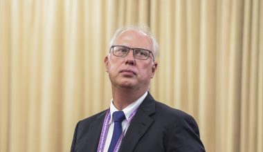 Κ.Ντιμιτρίεφ: «Η Ευρώπη και η Βρετανία θα ικετεύουν για ρωσικούς ενεργειακούς πόρους»