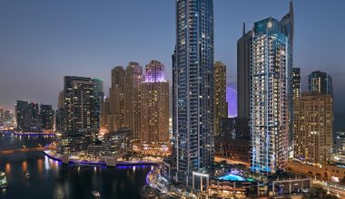 Ο ιρανικός Στρατός προειδοποιεί τις χώρες του Κόλπου: «Θα σας διαλύσουμε όλα τα πολυτελή ξενοδοχεία σας»