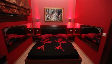 Αθήνα: Έφοδος της ΕΛ.ΑΣ. σε οίκους ανοχής – 12 συλλήψεις