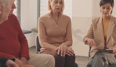 Οι άνθρωποι που μιλάνε μόνοι τους είναι πιο έξυπνοι – Τι λένε οι ψυχολόγοι