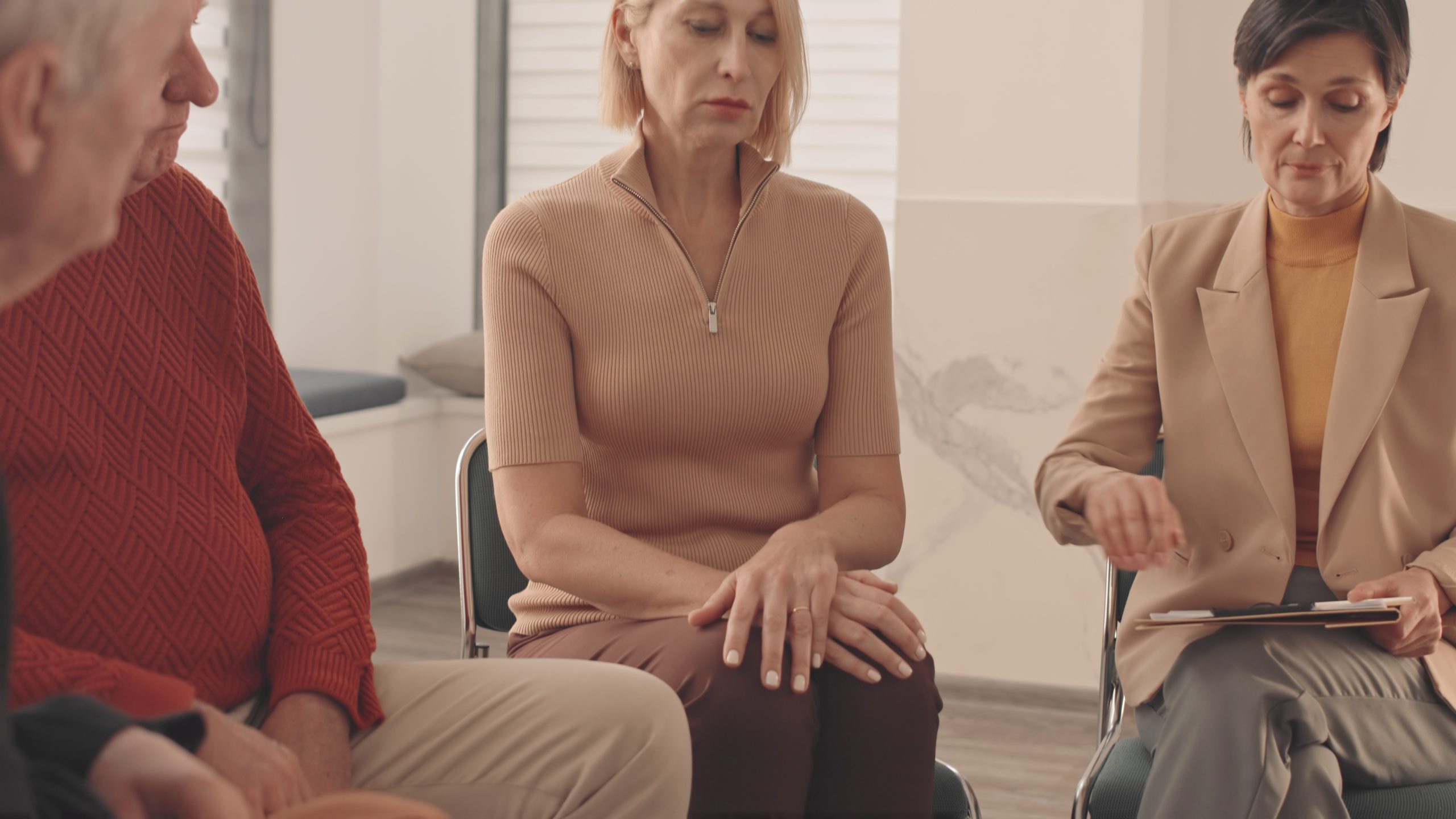 Οι άνθρωποι που μιλάνε μόνοι τους είναι πιο έξυπνοι – Τι λένε οι ψυχολόγοι