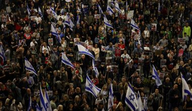 Ισραήλ: Μαζικές αντιπολεμικές διαδηλώσεις – Τουλάχιστον 18 συλλήψεις (βίντεο)