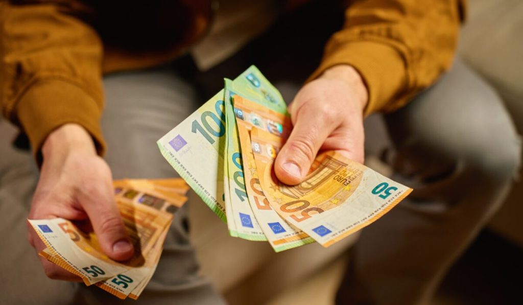 ΟΠΕΚΑ: Αυτά είναι τα επιδόματα που θα καταβληθούν στις 31 Μαρτίου