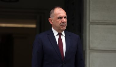 Γ.Γεραπετρίτης μετά την συνάντησή του με τον Χ.Χαφτάρ: «Πρόθεσή μας η Ελλάδα να είναι ενεργητικά παρούσα στη Λιβύη»