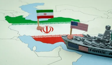 Iράν: «Ποτέ δεν πλήξαμε το αδελφό Ομάν – Αμερικανικό πλοίο ήταν ο στόχος μας»