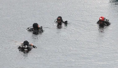 Έπεσε η αυλαία στην τραγωδία της Βουλιαγμένης: Ανασύρθηκε η σορός του 34χρονου πιλότου
