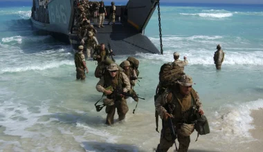 Σχέδιο απόβασης χιλιάδων Αμερικανών στρατιωτών: Αυτά είναι τα επτά νησιά του Ιράν που στοχεύει το Πεντάγωνο
