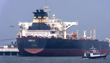 Το Ιράν αφήνει τη διέλευση 20 πακιστανικών πλοίων από τα Στενά του Ορμούζ – Ευχαριστίες του Ισλαμαμπάντ