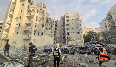 Το Ιράν βομβάρδισε τη βιομηχανική ζώνη της Μπερ Σεβά στο νότιο Ισραήλ: Φόβοι για διαρροή χημικών αερίων