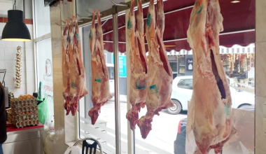 «Τσούζουν» οι τιμές σε αρνί και κατσίκι ενόψει Πάσχα – Πόσο θα πληρώσουμε