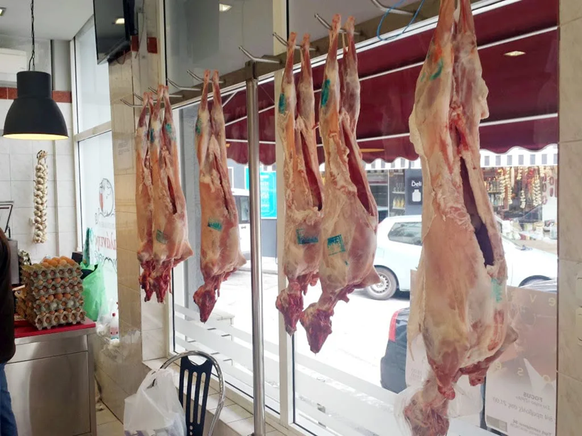 «Τσούζουν» οι τιμές σε αρνί και κατσίκι ενόψει Πάσχα – Πόσο θα πληρώσουμε