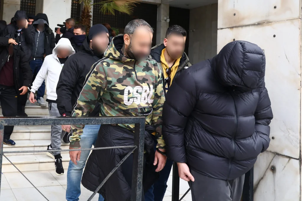 Κύκλωμα εξαπάτησης ΕΦΚΑ: Προφυλακιστέοι τέσσερις κατηγορούμενοι