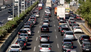 Παλαιό Φάληρο: Καραμπόλα πέντε οχημάτων στη Ποσειδώνος – Καθυστερήσεις στην κυκλοφορία