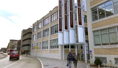 Αμερικανικά πανεπιστήμια στη Μέση Ανατολή θα κάνουν τα μαθήματα μέσω τηλεκπαίδευσης εξαιτίας του πολέμου