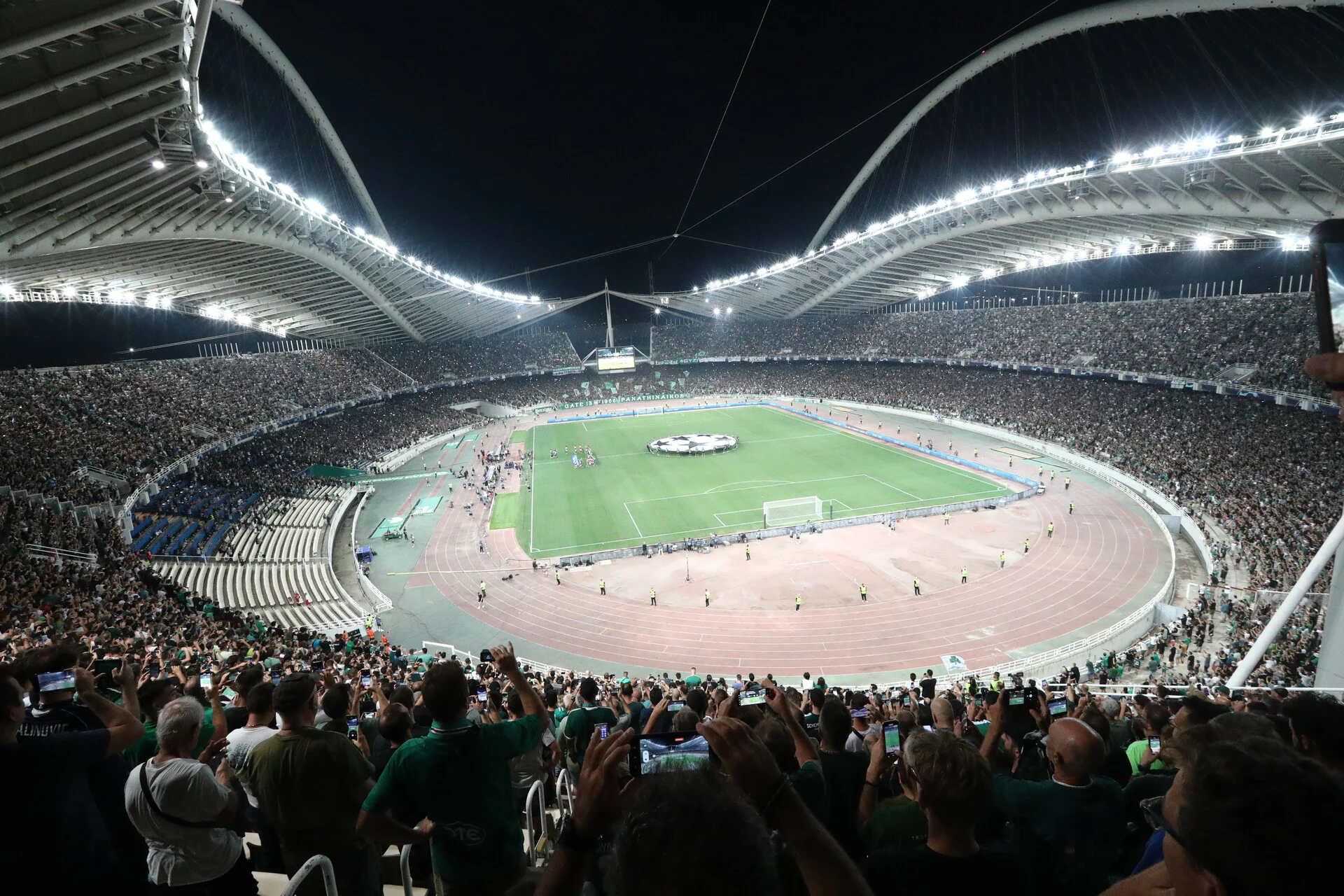 ΟΑΚΑ: Χειροπέδες σε τρία άτομα πριν από αγώνα ποδοσφαίρου