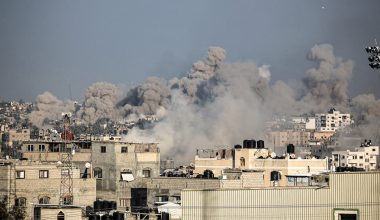 Ερείπια συναντούν οι πολίτες σε ισραηλινές πόλεις – Η ισραηλινή αεράμυνα σε οριακό σημείο