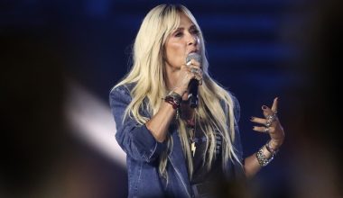 Α.Βίσση για θάνατο Μαρινέλλας: «Όλοι θα φύγουμε από τη ζωή αλλά εκείνη έφυγε άδικα» (βίντεο)