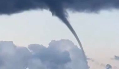 Σάμος: Υδροστρόβιλος εμφανίστηκε στο Καρλόβασι – Δείτε το εντυπωσιακό βίντεο