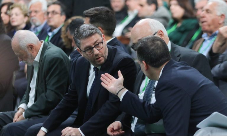 Συνέδριο ΠΑΣΟΚ: «Τέλος» στα σενάρια συγκυβέρνησης με την ΝΔ μετά τις εκλογές