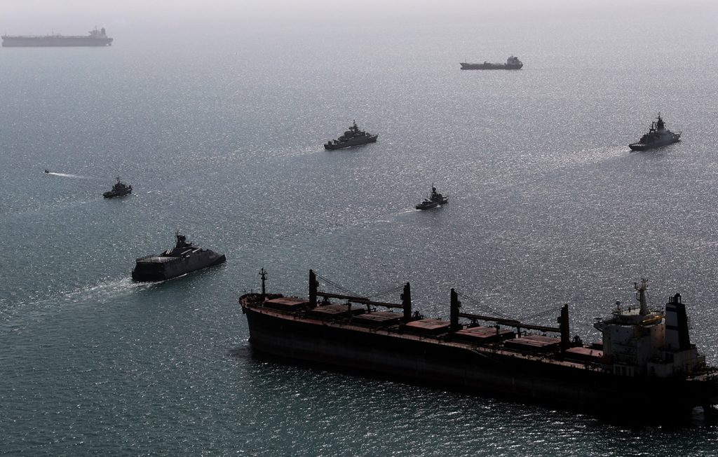 Το Ιράν ενέκρινε σχέδιο για την επιβολή διοδίων στα πλοία που διέρχονται από τα Στενά του Ορμούζ