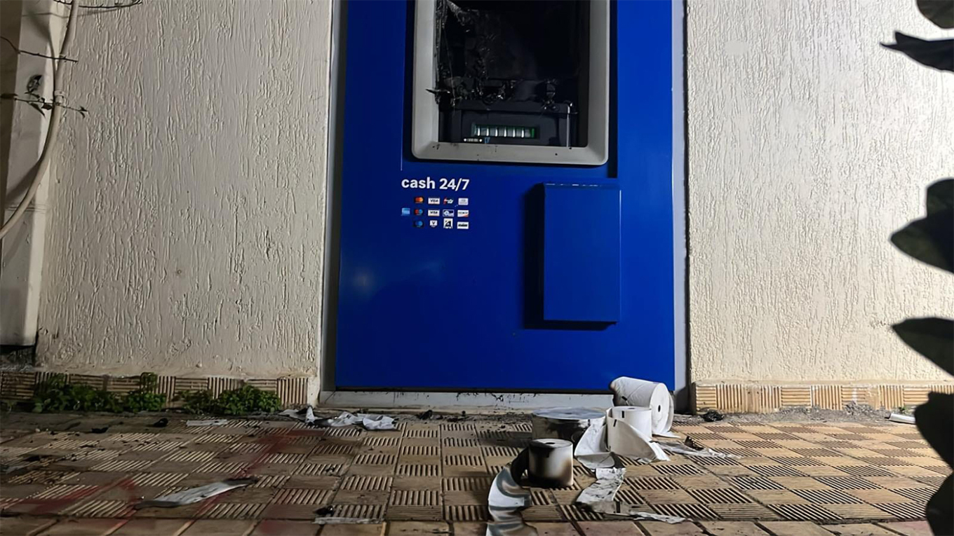 Ταυτόχρονες εμπρηστικές επιθέσεις σε Ζωγράφου, Κυψέλη και Πολύγωνο: Τι εξετάζουν οι Αρχές (φωτο)