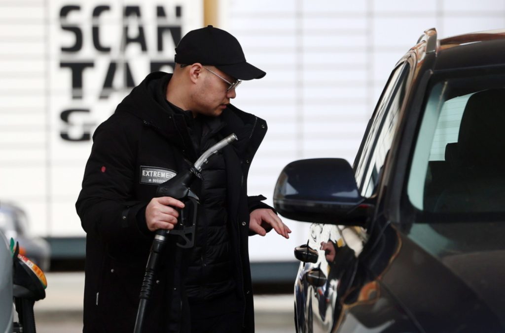 Μετά την Αυστραλία και η Νορβηγία προχωρά σε προσωρινή μείωση του ειδικού φόρου στα καύσιμα