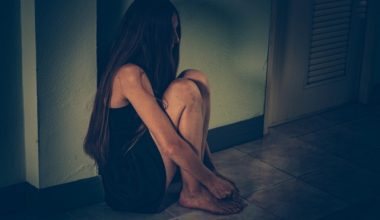 Σουηδία: Έγινε προαγωγός της γυναίκας του! – Την ανάγκαζε σε σεξουαλικές πράξεις με πάνω από 120 άνδρες