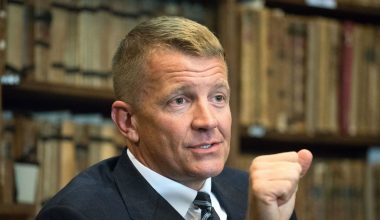 Aκόμα και ο «Blackwater» Έρικ Πρινς προειδοποιεί κατά της χερσαίας εισβολής: «Θα σκοτωθείτε μαζικά»