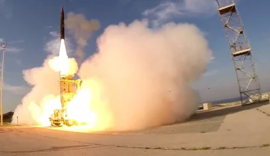 Μ.Νετανιάχου: «Δεν ξαναγοράζουμε γαλλικά όπλα – Έχουμε χώρες που θέλουν τα α/α συστήματά μας»