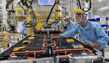 Ο Ν.Τραμπ έβαλε δασμούς στην Κίνα για να επιστρέψουν τα εργοστάσια αλλά πήγαν στο Βιετνάμ