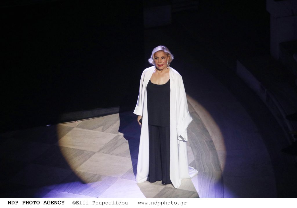 Σήμερα το τελευταίο «αντίο» στη Μαρινέλλα: Σε λαϊκό προσκύνημα η σορός της