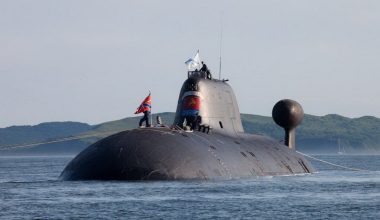 Ρωσικό υποβρύχιο κοντά στα Στενά του Ορμούζ