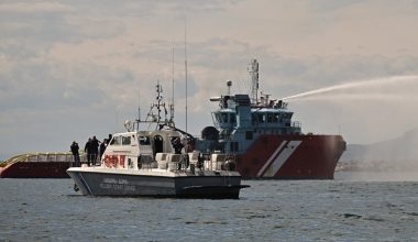 Ελευσίνα: Το Λιμενικό Σώμα πραγματοποίησε άσκηση ετοιμότητας σε περίπτωση πλήγματος σε δεξαμενόπλοιο (φώτο)