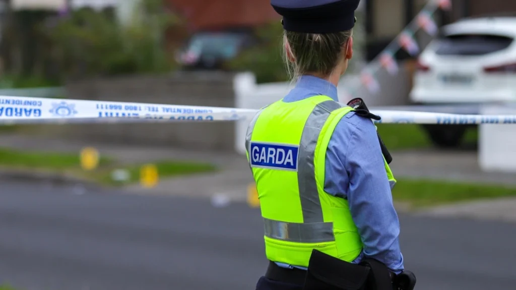 Ιρλανδία: Ανάγκασαν διανομέα να οδηγήσει όχημα με εκρηκτικό μηχανισμό και να το αφήσει έξω από αστυνομικό τμήμα