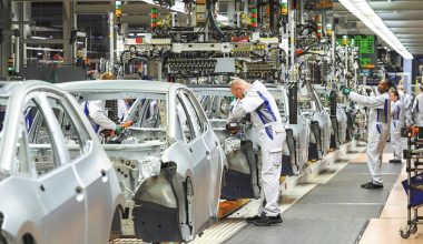 Αυξάνεται η ανεργία στη Γερμανία: Πάνω από 3 εκατ. οι μη έχοντες εργασία – Κενά και στην αυτοκινητοβιομηχανία