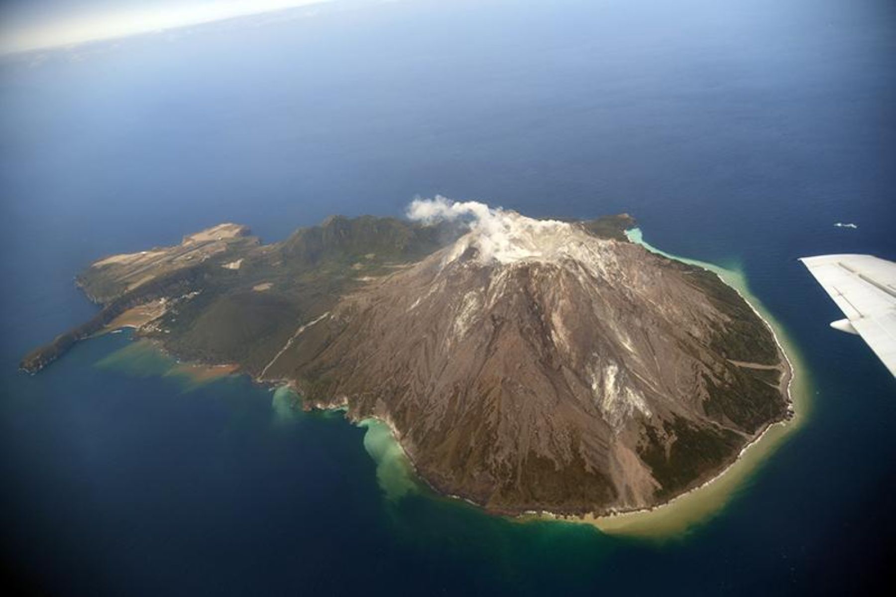 «Ξυπνάει» το υπερηφαίστειο της Ιαπωνίας: Σημάδια επαναδραστηριοποίησης με νέο μάγμα «δείχνει» η καλντέρα Kikai