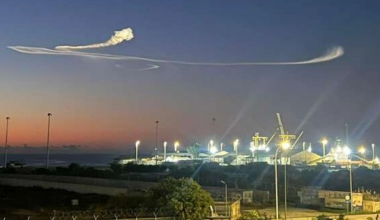Βίντεο: Ορατή από την Κύπρο η ιρανική πυραυλική επίθεση στο Ισραήλ