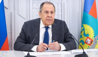 Σ.Λαβρόφ: «Οι ΗΠΑ θέλουν αλλαγή καθεστώτος για να ελέγχουν περισσότερο το πετρέλαιο και το φυσικό αέριο»