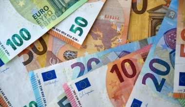 ΔΥΠΑ: Δείτε πότε ξεκινά η καταβολή των επιδομάτων και του Δώρου Πάσχα