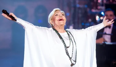 Μαρινέλλα: «Έφυγε» φορώντας ένα κόκκινο φουλάρι – «Ήταν πανέμορφη» αναφέρει στενή της συνεργάτιδα