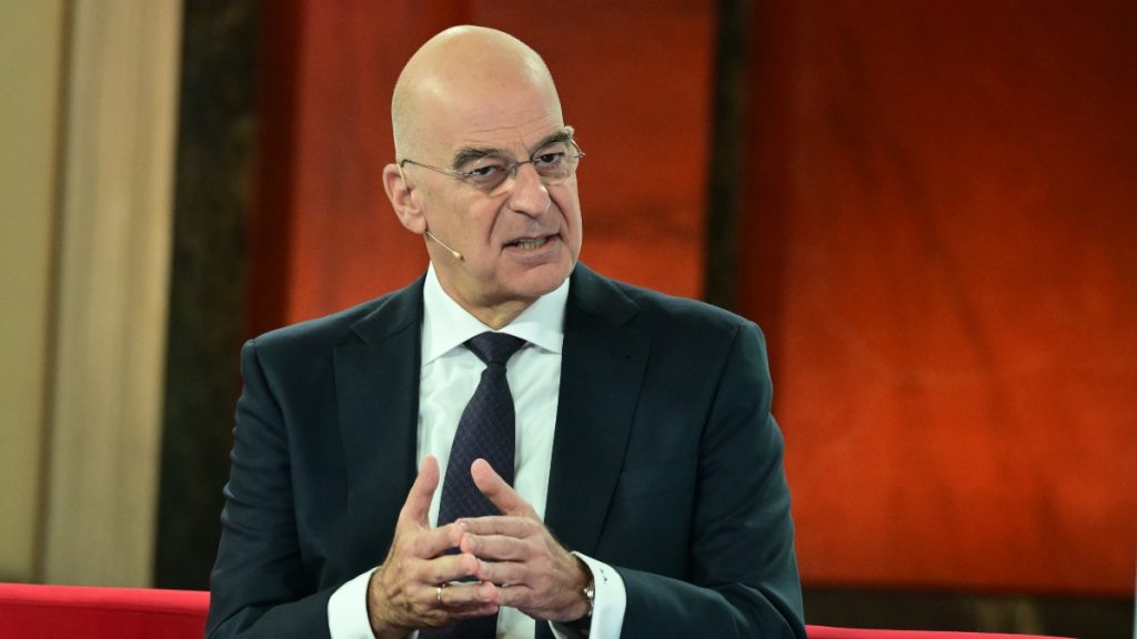 Στα ΗΑΕ μεταβαίνει ο ΥΠΕΘΑ Ν.Δένδιας