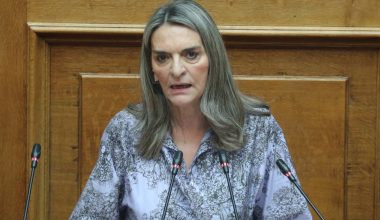 Πέτη Πέρκα: Στο «τιμόνι« της Νέας Αριστεράς ύστερα από την παραίτηση του Α.Χαρίτση