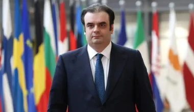 Απίστευτος Κ.Πιερρακάκης: Από το 1,94% ανάπτυξης επταετίας (2019-2026) έβγαλε «ανάπτυξη 37%»!