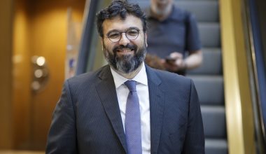 Ο Γ.Βασιλειάδης ζητά να αυτοδιαλυθούν ΣΥΡΙΖΑ και Νέα Αριστερά – Οργισμένες αντιδράσεις απο στελέχη