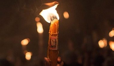 Τα τρία σενάρια που εξετάζονται για την άφιξη του Αγίου Φωτός στην Ελλάδα – Οι εναλλακτικές μέσω άλλων χωρών