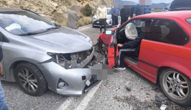 Αιματηρό τροχαίο στη Θεσσαλονίκη: Σκοτώθηκε μια 45χρονη μετά από μετωπική σύγκρουση του ΙΧ της με άλλο όχημα