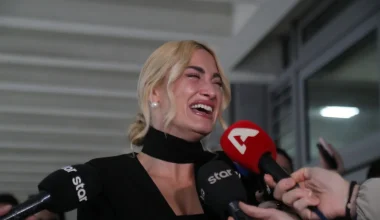 Με δάκρυα στα μάτια η Ι.Τούνη: Τέσσερα και τρία χρόνια οι ποινές κάθειρξης των κατηγορουμένων για το revenge porn