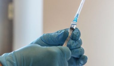 Ρωσία: Το εξατομικευμένο εμβόλιο κατά του καρκίνου έλαβε ο πρώτος ασθενής