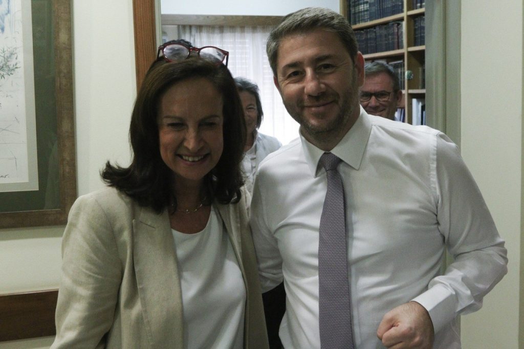 Εξοργισμένη η Α.Διαμαντοπούλου με τον Ν.Ανδρουλάκη: Θεωρεί ότι την «έριξε» υπογείως